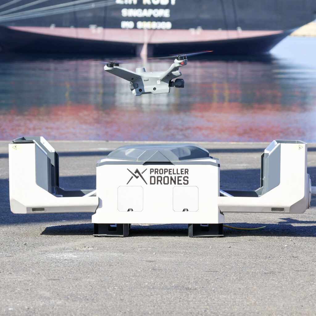 רחפן אוטונומי ממריא מתחנת עגינה