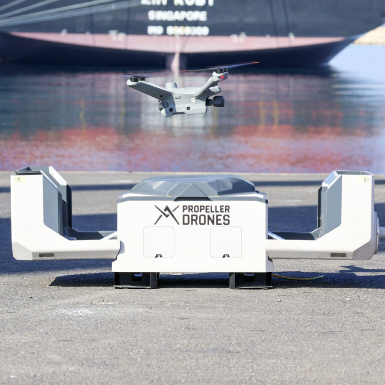 רחפן אוטונומי ממריא מתחנת עגינה